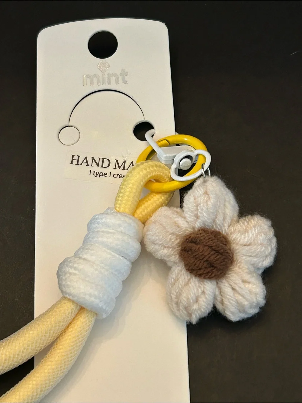 Mint Handmade Assorted Color Daisy Wristlet Bag Charm Keychain Card Holder NWT
